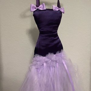 Beautiful purple tutu bow holder